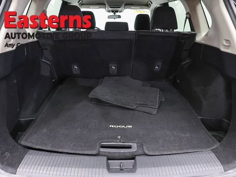 Used 2023 Nissan Rogue SV AWD/4WD image 9
