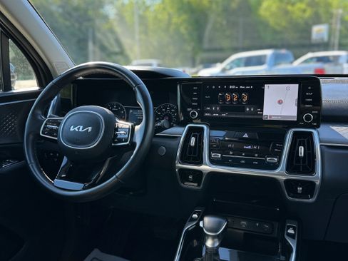 Used 2022 Kia Sorento SX AWD/4WD image 10