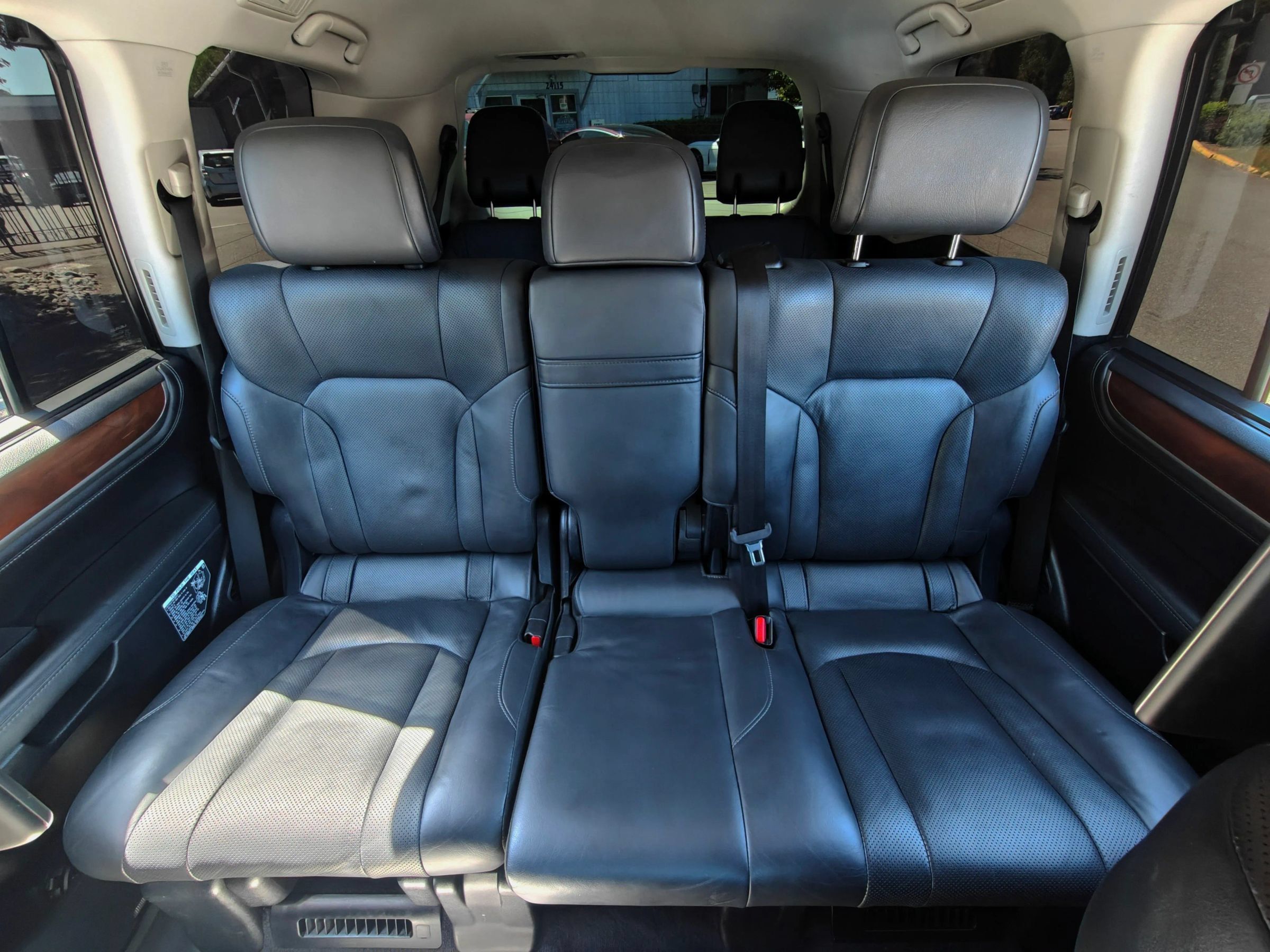 Used 2018 Lexus LX 570 4WD image 37