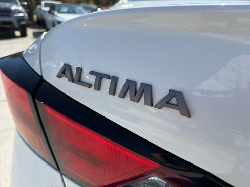 Certified 2023 Nissan Altima 2.5 SV image 10