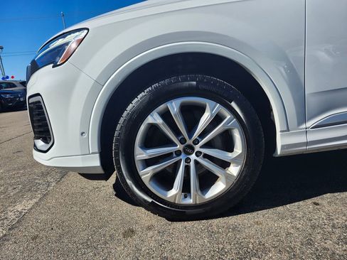 Certified 2025 Audi Q7 3.0T Premium Plus AWD/4WD image 19