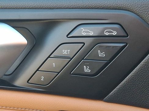 Used 2023 BMW X6 xDrive40i w/ M Sport Package image 26