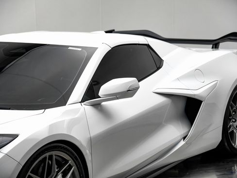 Used 2025 Chevrolet Corvette Z06 w/ Z07 Performance Package image 32