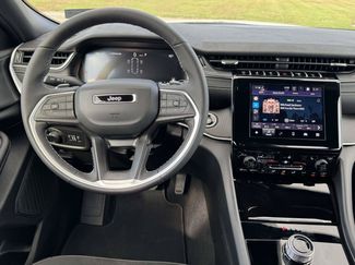New 2025 Jeep Grand Cherokee L Laredo AWD/4WD video 2