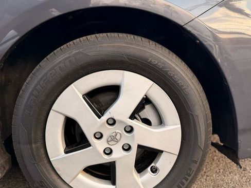 Used 2014 Toyota Prius Two image 19