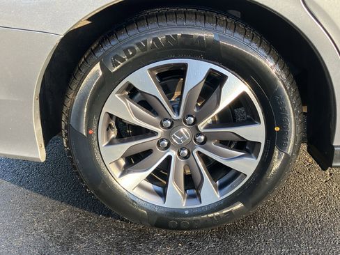 Certified 2024 Honda Odyssey EX-L image 13