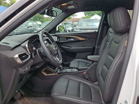 Used 2023 Chevrolet TrailBlazer ACTIV w/ Technology Package FWD image 12