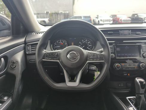 Used 2019 Nissan Rogue S FWD image 16