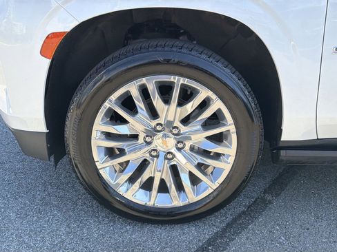 Used 2023 Chevrolet Suburban High Country w/ Premium Package AWD/4WD image 12