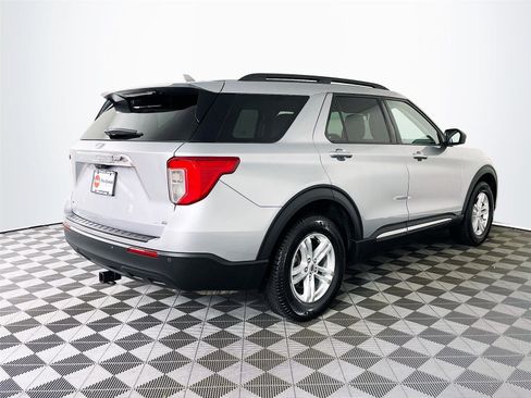 Used 2020 Ford Explorer XLT image 9