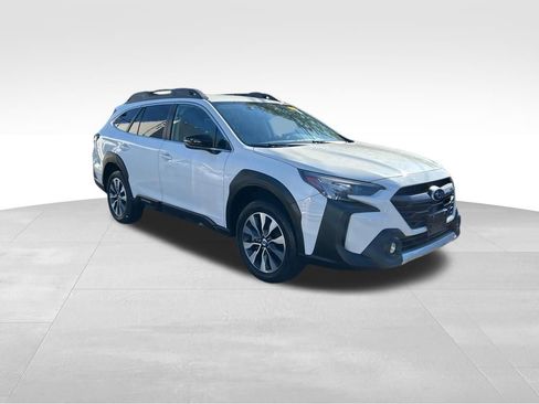 Used 2023 Subaru Outback Limited AWD/4WD image 9
