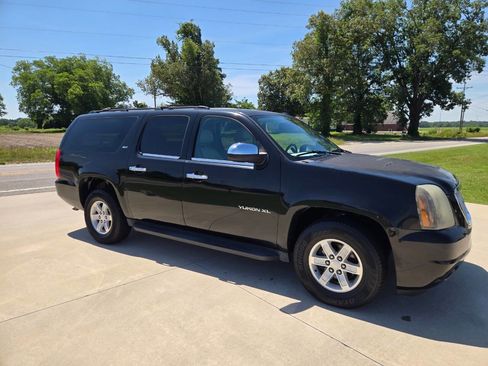 Used 2011 GMC Yukon XL SLT RWD image 7