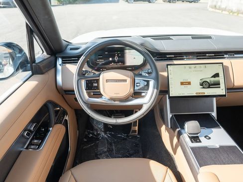 New 2026 Land Rover Range Rover Long Wheelbase SE AWD/4WD image 12
