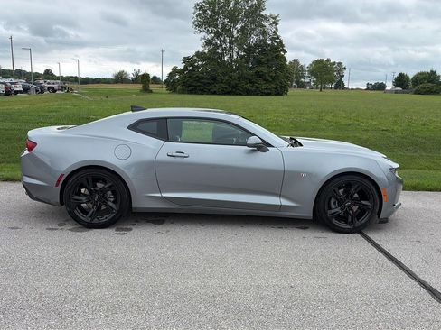 Used 2024 Chevrolet Camaro LT w/ Technology Package RWD image 7