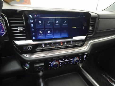 Used 2024 Chevrolet Silverado 3500 LTZ w/ LTZ Premium Package image 17