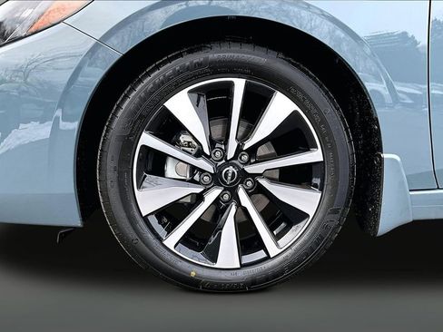 New 2025 Nissan Sentra SV w/ SV Premium Package image 13