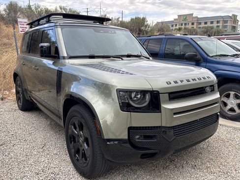Used 2024 Land Rover Defender 110 X-Dynamic SE AWD/4WD image 3