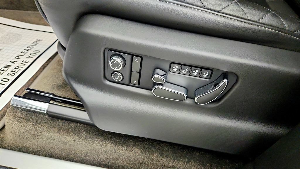 Used 2018 Bentley Bentayga AWD/4WD image 15
