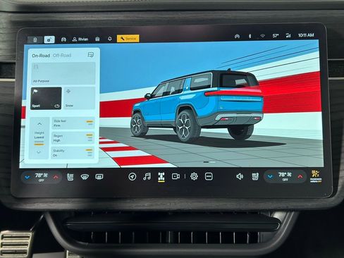 Used 2024 Rivian R1S Adventure image 21