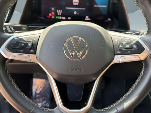 Used 2024 Volkswagen Atlas SE image 17