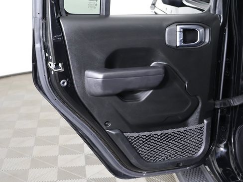 Used 2022 Jeep Wrangler Unlimited Sport image 23