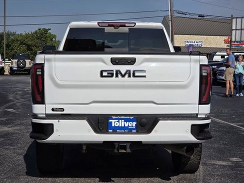 Used 2025 GMC Sierra 2500 AT4 w/ AT4 Premium Plus Package AWD/4WD image 6