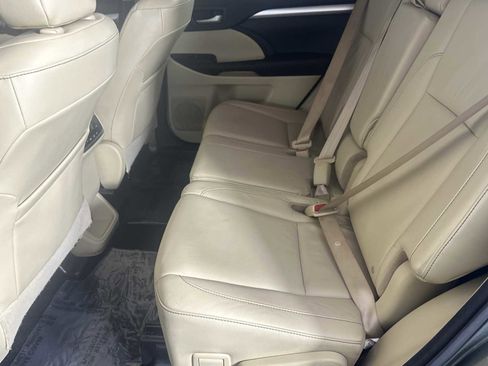Used 2016 Toyota Highlander XLE image 22