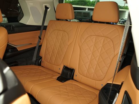 Used 2026 BMW X7 xDrive40i AWD/4WD image 31