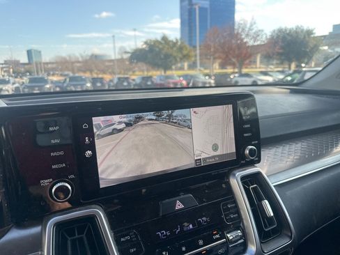 Used 2022 Kia Sorento S image 9