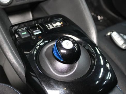 Used 2019 Nissan Leaf SV w/ SV Technology Package FWD image 19