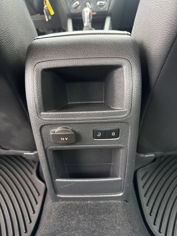 Used 2013 Volkswagen Jetta SE FWD image 25