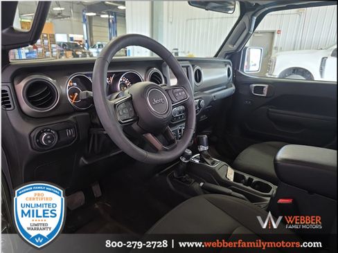 Used 2023 Jeep Gladiator Sport AWD/4WD image 10