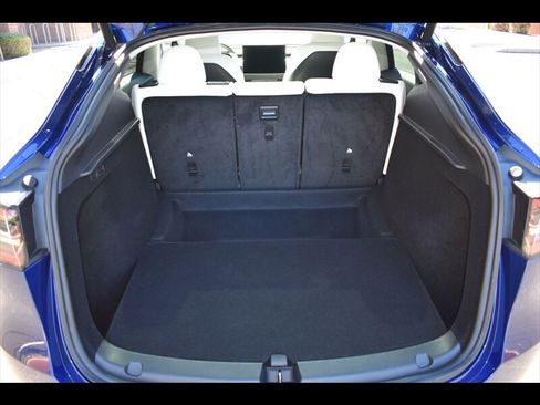 Used 2023 Tesla Model Y Performance image 26