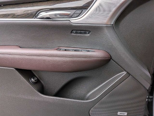 Used 2024 Cadillac XT6 Premium Luxury w/ Technology Package FWD image 29