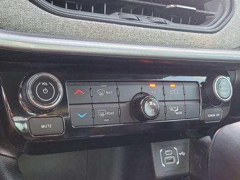 Certified 2025 Jeep Compass Latitude AWD/4WD image 25