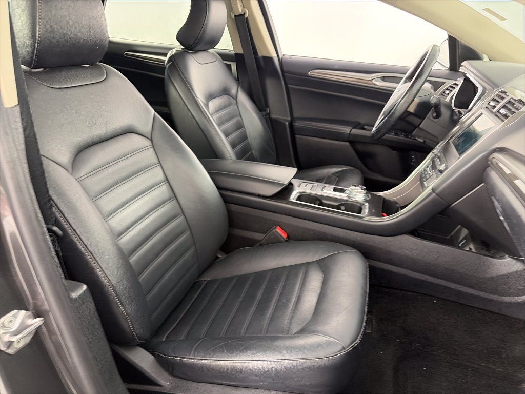 Used 2018 Ford Fusion SE w/ Equipment Group 602A FWD image 31