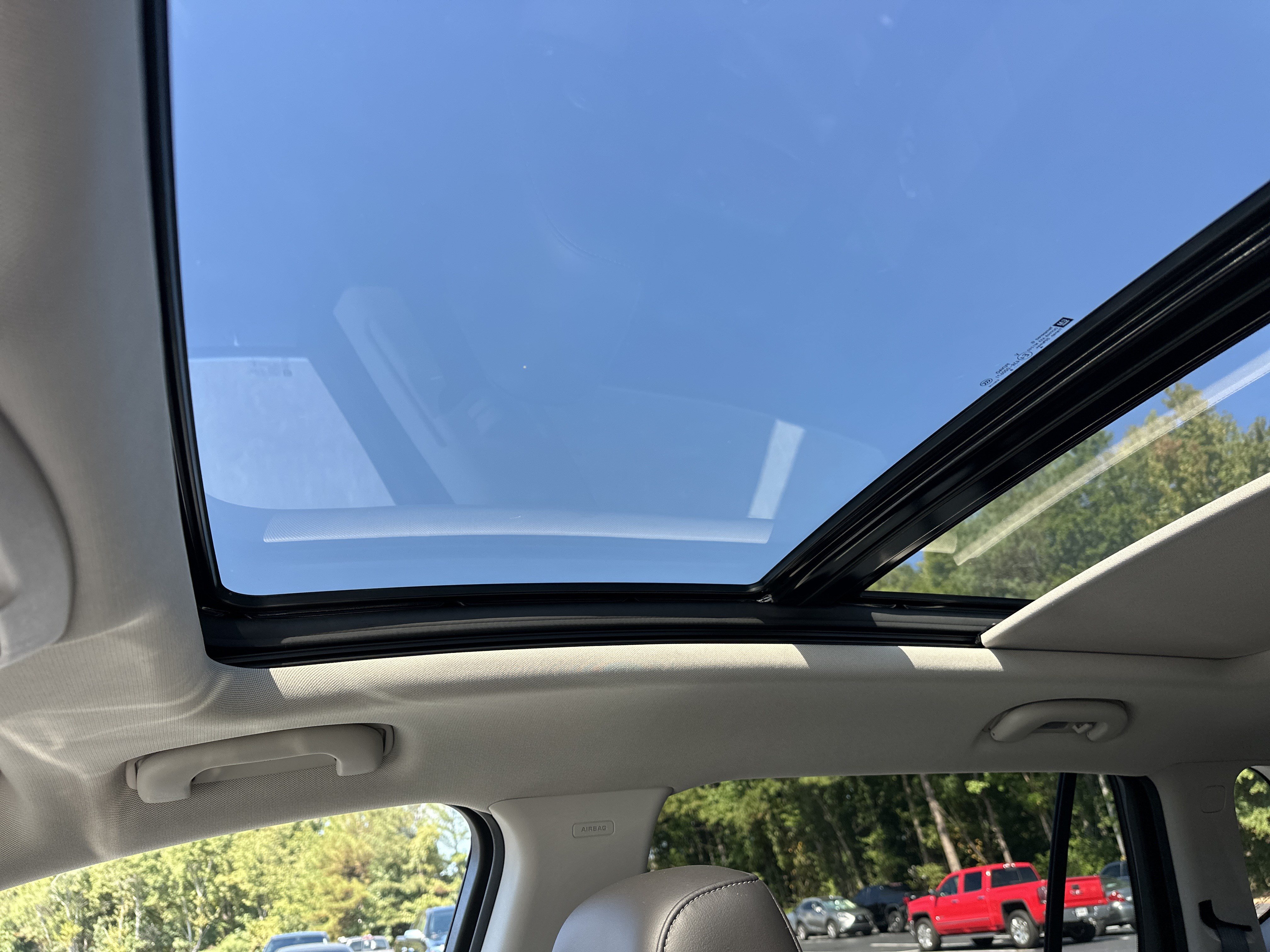 Used 2019 Buick Envision Essence FWD image 25