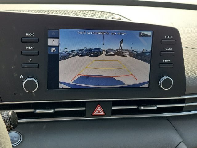 New 2026 Hyundai Elantra Hybrid FWD image 12