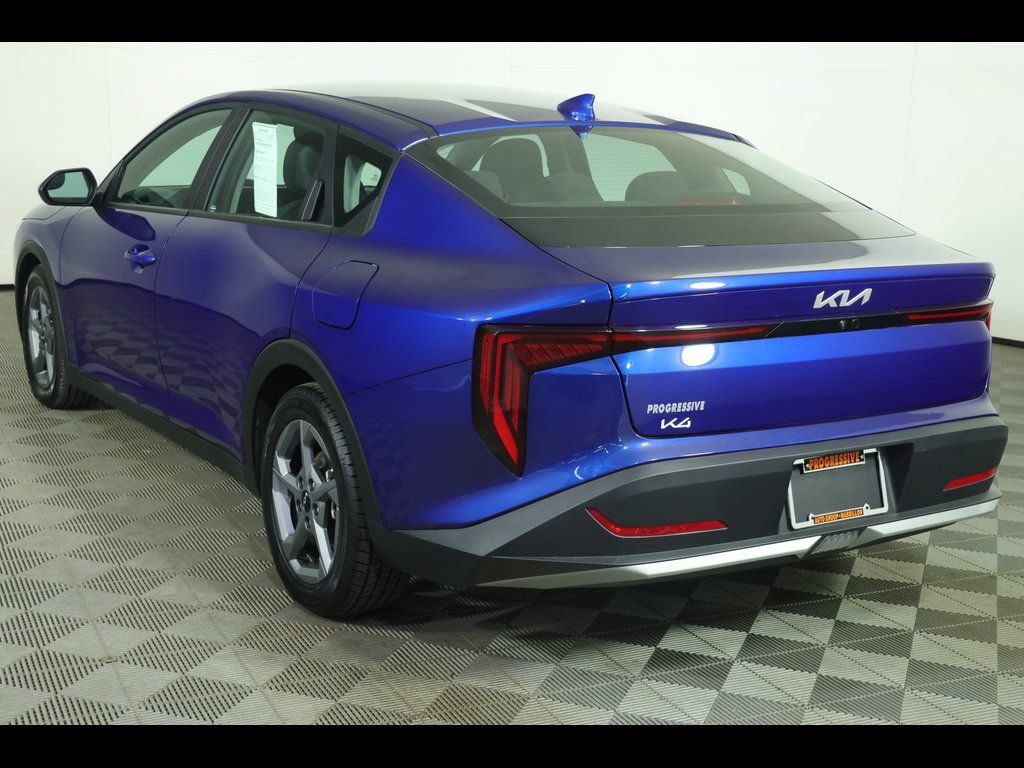 Used 2025 Kia K4 FWD image 14