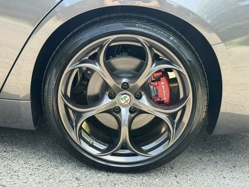 Used 2017 Alfa Romeo Giulia Ti w/ TI 19" Sport Package RWD image 34