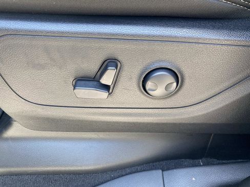 Used 2025 RAM 1500 Big Horn RWD image 24