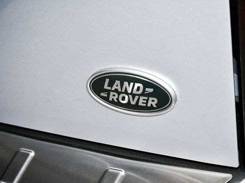 Used 2021 Land Rover Defender 90 X-Dynamic S AWD/4WD image 95