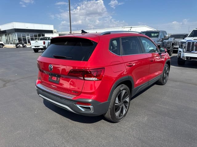 Used 2024 Volkswagen Taos SE w/ Panoramic Sunroof Package AWD/4WD image 3