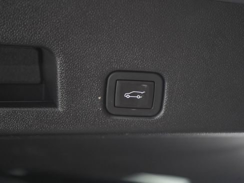 Used 2024 Chevrolet Traverse Z71 w/ Enhanced Driving Package AWD/4WD image 17