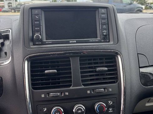 Used 2017 Dodge Grand Caravan SE w/ Power Window Group FWD image 5