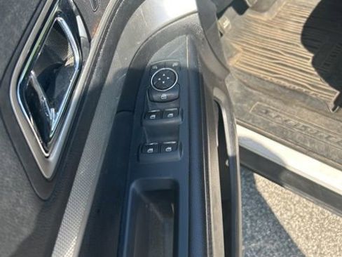 Used 2017 Ford Explorer XLT w/ Equipment Group 202A AWD/4WD image 6