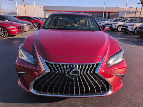 Used 2025 Lexus ES 300h Ultra Luxury w/ Accessory Package (Z1) FWD image 8
