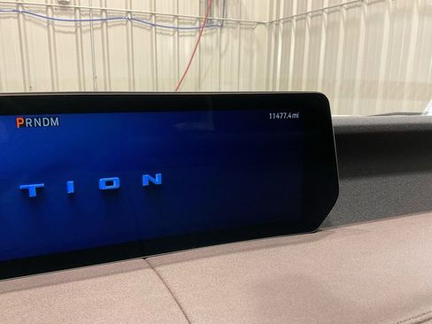 Used 2025 Ford Expedition King Ranch image 17