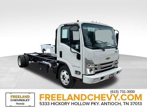 Used 2024 Chevrolet Low Cab Forward 5500HD RWD image 2