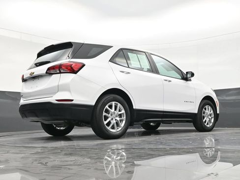 Used 2024 Chevrolet Equinox LS FWD image 25